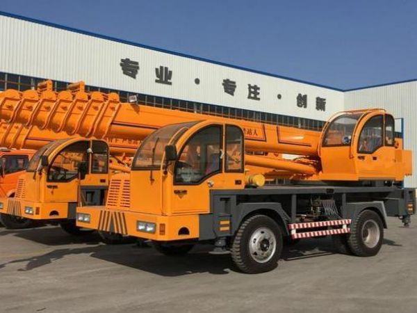 扎兰屯市吊车租赁电话_哪里有专业的吊车出租公司？